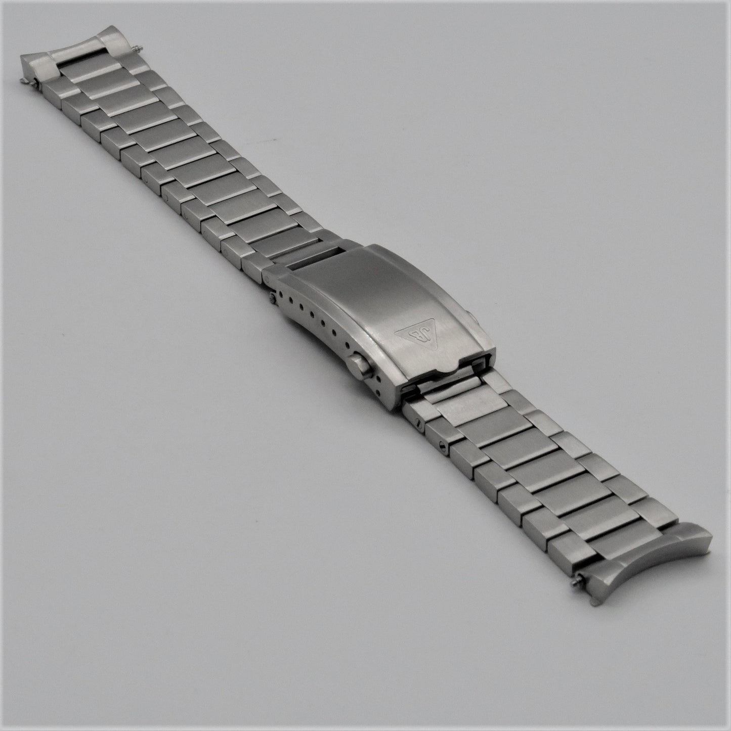 Contemporary Flat Link Bracelet for Omega Speedmaster